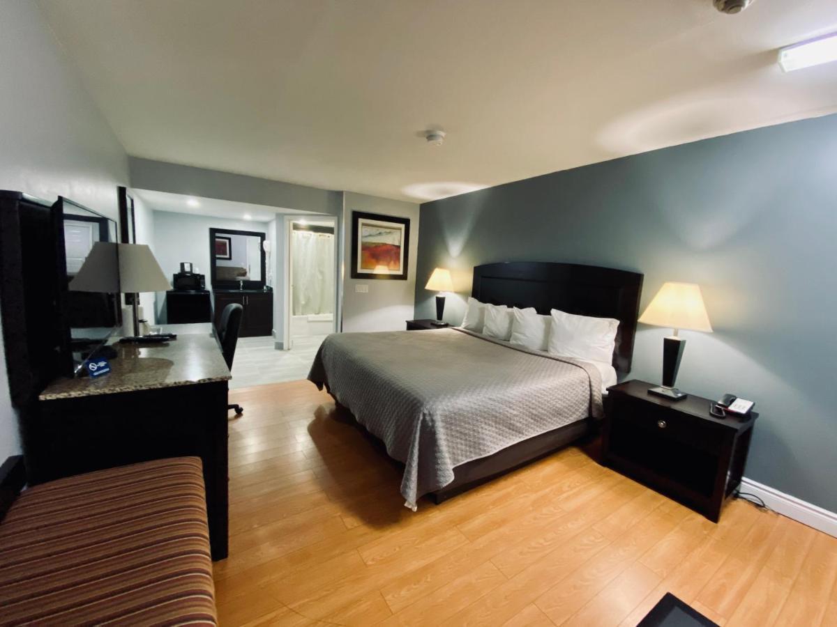 Kenora Motel Windsor Extérieur photo