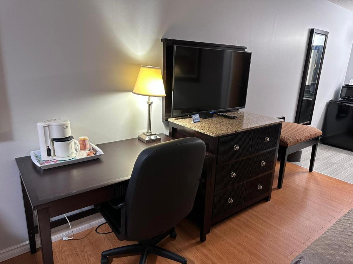 Kenora Motel Windsor Extérieur photo