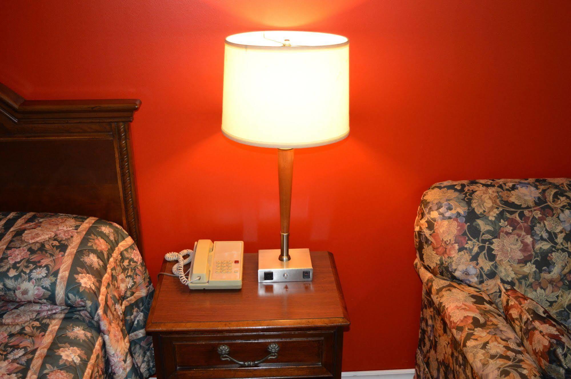 Kenora Motel Windsor Extérieur photo